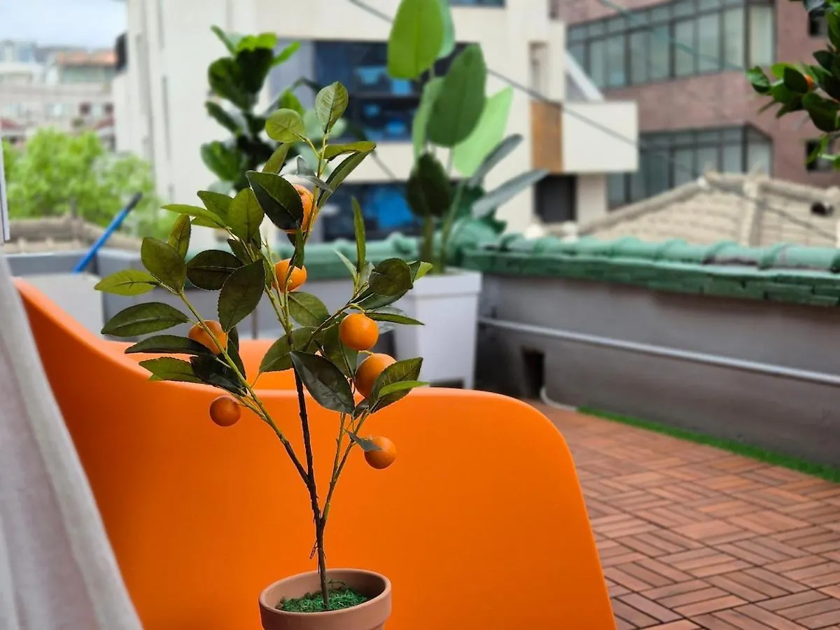 Tangerine Stay Hongdae Hongdae Street Hongik University Station Accommodation Yeontral Park 2 Minutes Dining Room Table For 8 People Σεούλ 0*,
