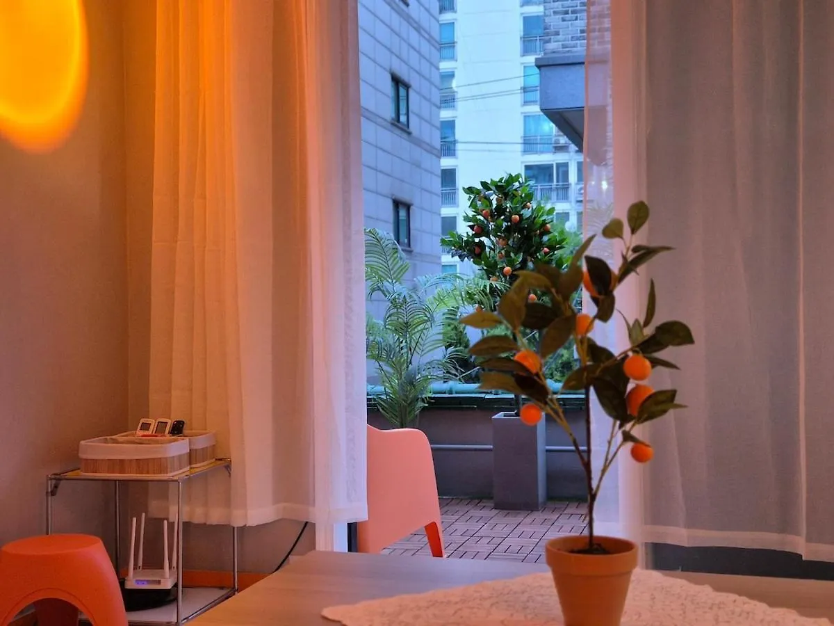 Tangerine Stay Hongdae Hongdae Street Hongik University Station Accommodation Yeontral Park 2 Minutes Dining Room Table For 8 People Σεούλ Πανσιόν