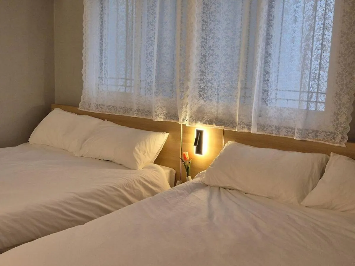 Tangerine Stay Hongdae Hongdae Street Hongik University Station Accommodation Yeontral Park 2 Minutes Dining Room Table For 8 People Σεούλ Πανσιόν