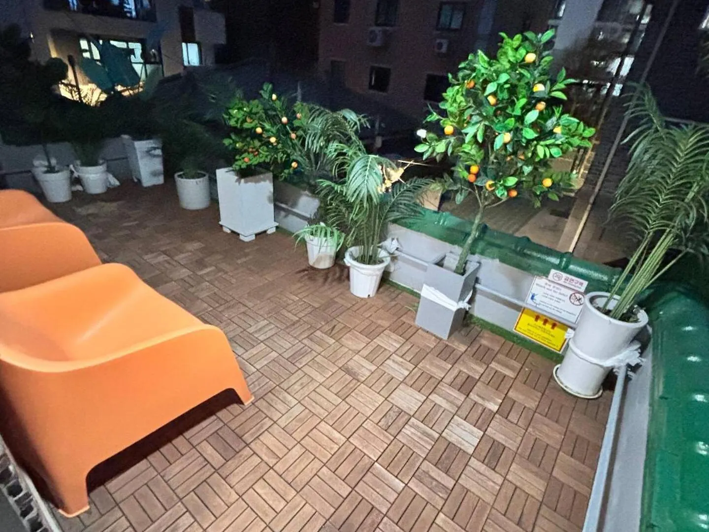Πανσιόν Tangerine Stay Hongdae Hongdae Street Hongik University Station Accommodation Yeontral Park 2 Minutes Dining Room Table For 8 People Σεούλ