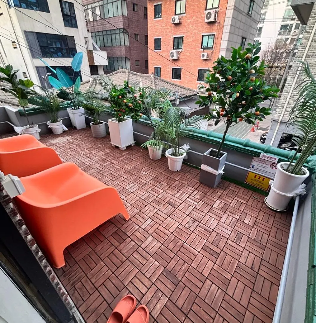 Tangerine Stay Hongdae Hongdae Street Hongik University Station Accommodation Yeontral Park 2 Minutes Dining Room Table For 8 People Σεούλ Νότια Κορέα