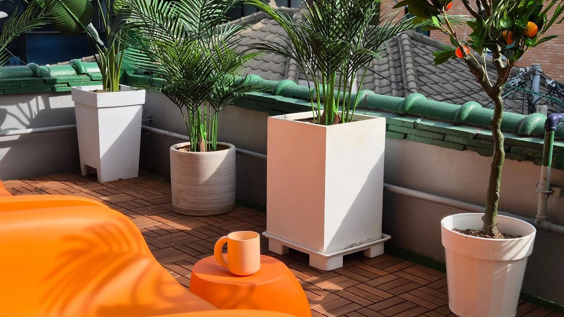 بيت ضيافة Tangerine Stay Hongdae Hongdae Street Hongik University Station Accommodation Yeontral Park 2 Minutes Dining Room Table For 8 People سيول كوريا الجنوبية