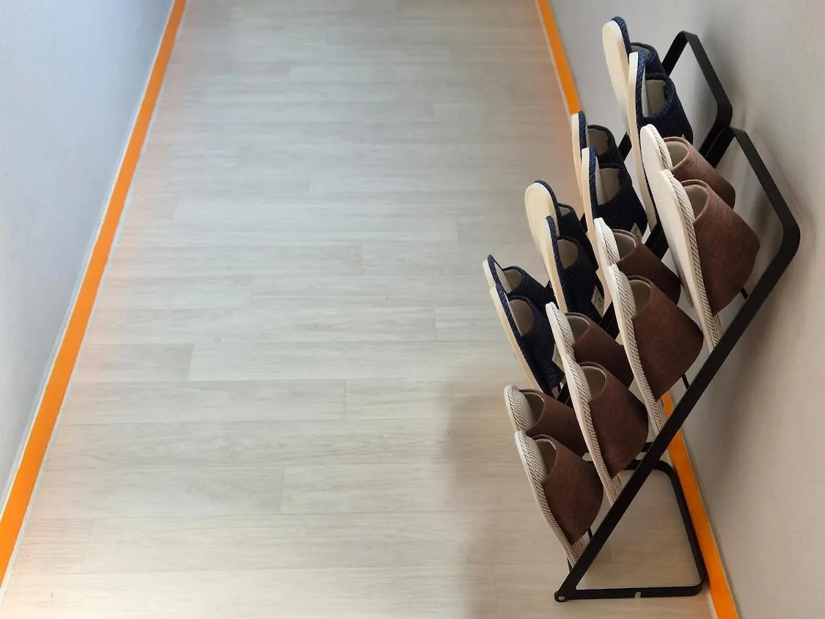 بيت ضيافة Tangerine Stay Hongdae Hongdae Street Hongik University Station Accommodation Yeontral Park 2 Minutes Dining Room Table For 8 People سيول كوريا الجنوبية